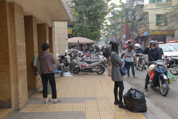 tra lai via he cho nguoi di bo tai ha noi coc van nhay khoi dia