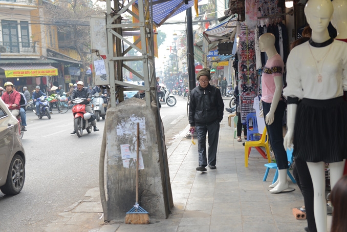 tra lai via he cho nguoi di bo tai ha noi coc van nhay khoi dia