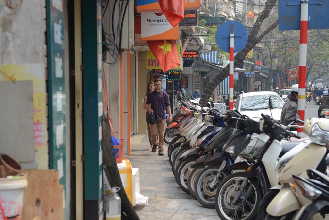 tra lai via he cho nguoi di bo tai ha noi coc van nhay khoi dia
