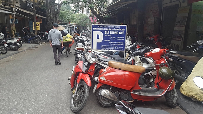 Trả lại vỉa hè cho người đi bộ tại Hà Nội: Cóc vẫn nhảy khỏi đĩa! tra lai via he cho nguoi di bo tai ha noi coc van nhay khoi dia