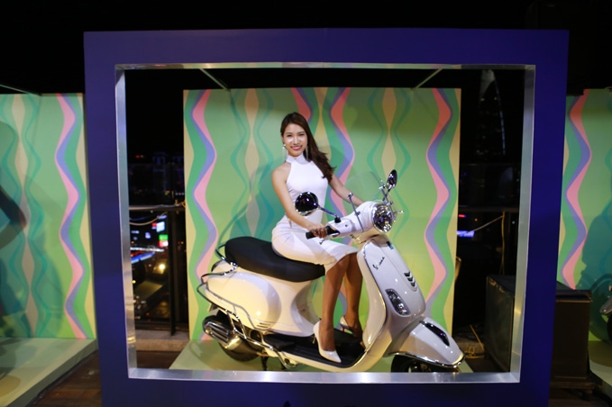 chiec xe khong danh cho so dong vespa lx iget 125 co gia 679 trieu vnd