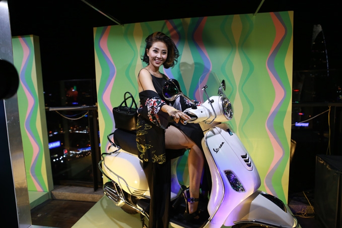 chiec xe khong danh cho so dong vespa lx iget 125 co gia 679 trieu vnd