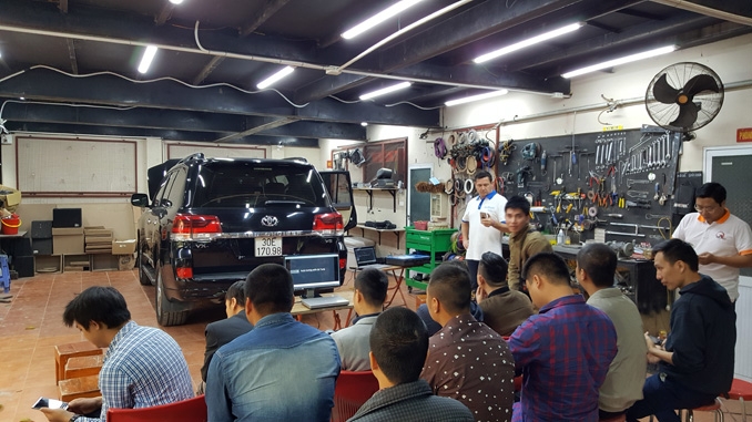 hap dan buoi tap huan ve am thanh xe o to cao cap tu italy