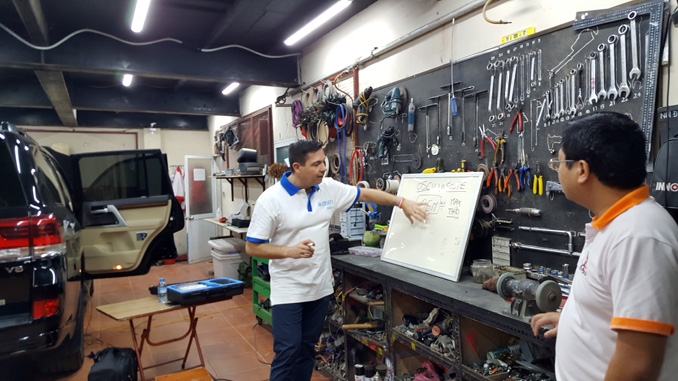 hap dan buoi tap huan ve am thanh xe o to cao cap tu italy