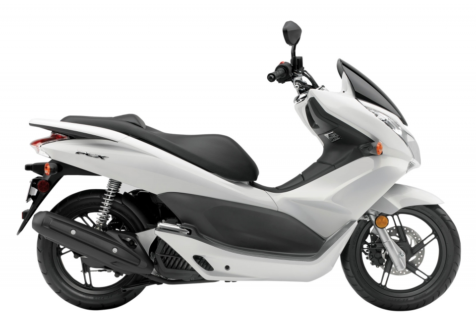 trai nghiem nhanh saloon duong pho honda pcx 150