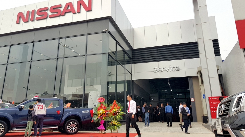 khai truong dai ly 3s nissan pham van dong tai ha noi