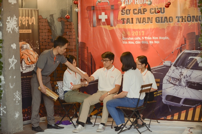 so cuu tai nan giao thong giup the nao cho dung cach