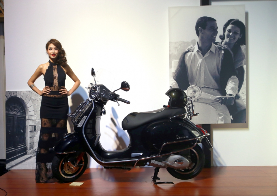 vespa gts super se la sat thu honda sh