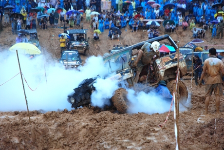 voc 2011 nhung pha tranh tai day an tuong trong mua bao