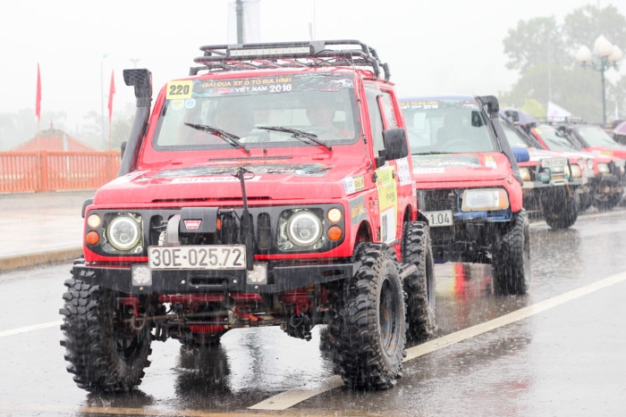 voc 2016 doan xe dia hinh doi mua dieu hanh khai mac