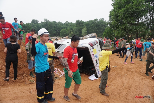 voc 2017 ford ranger ngua bung tren duong dua so 3