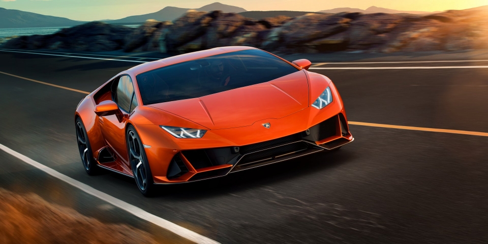Lamborghini Huracan Evo tăng tốc 0-100 km/h trong 2,6 giây