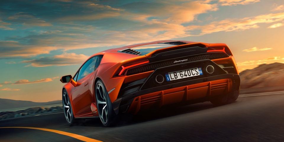 Lamborghini Huracan Evo tăng tốc 0-100 km/h trong 2,6 giây