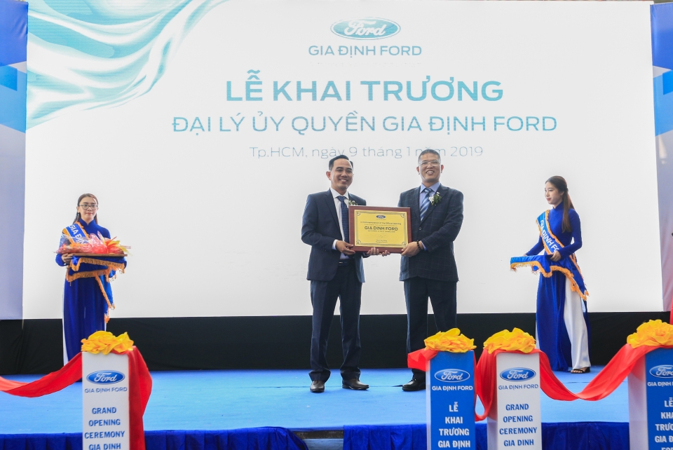 Ford khai trương đại lý chính hãng thứ 40 ở Việt Nam ford khai truong dai ly chinh hang thu 40 o viet nam