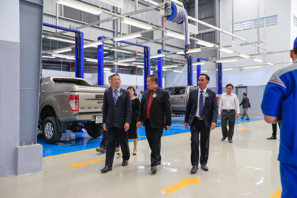 ford khai truong dai ly chinh hang thu 40 o viet nam