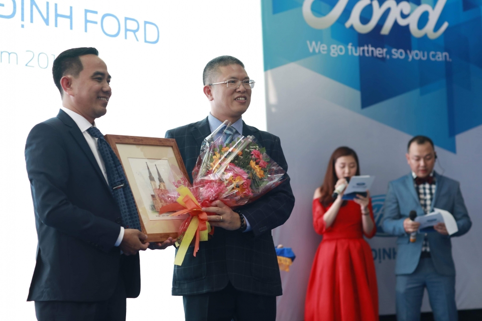 Ford khai trương đại lý chính hãng thứ 40 ở Việt Nam ford khai truong dai ly chinh hang thu 40 o viet nam