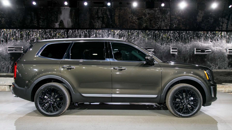 suv dau bang kia telluride lo dien voi 8 cho ngoi