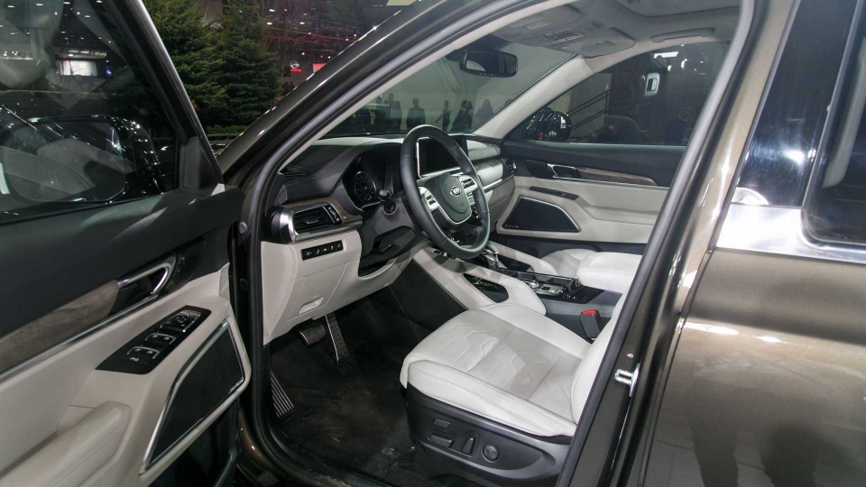 suv dau bang kia telluride lo dien voi 8 cho ngoi
