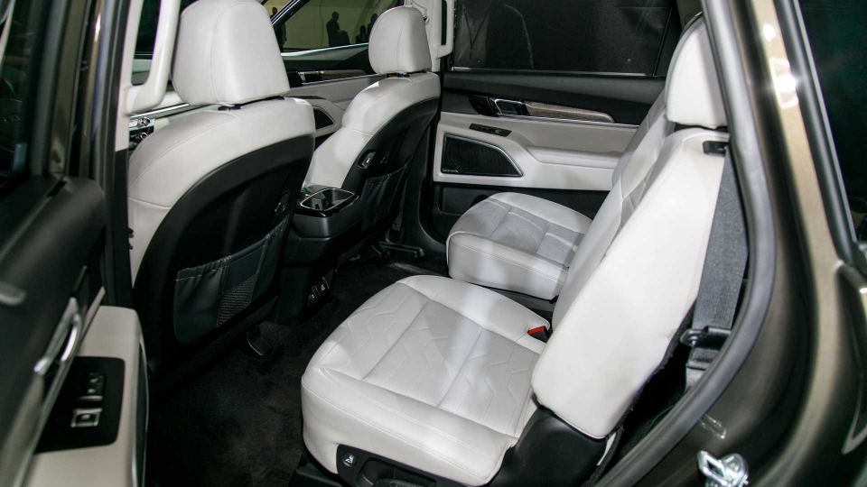 suv dau bang kia telluride lo dien voi 8 cho ngoi