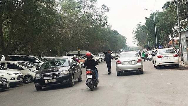 Hà Nội: Điều tra thông tin nhân viên giữ xe ở Linh Đàm có hành vi côn đồ