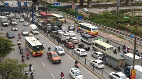 Cách nào giải cứu ùn tắc tại nút giao Pháp Vân?