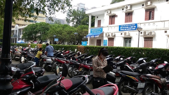 Hà Nội: Hầu hết điểm trông giữ xe thu phí cao gấp 2-3 lần quy định