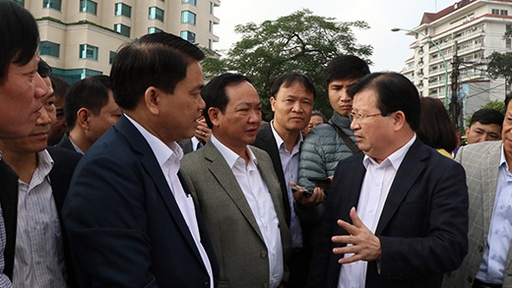Chủ tịch UBND TP Hà Nội: Phải thu hồi hàng triệu ô tô, xe máy đã hết hạn sử dụng