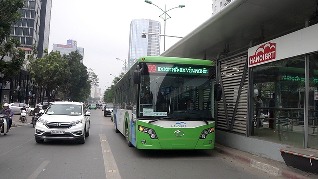 ha noi tuyen buyt brt 01 van chuyen gan 5 trieu luot khach sau mot nam van hanh