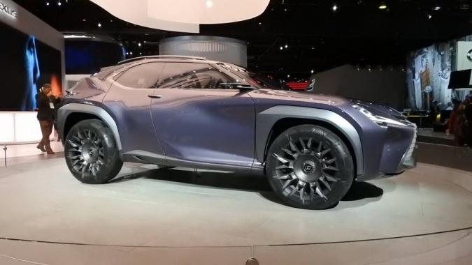 [Geneva 2018] SUV cỡ nhỏ Lexus UX sẽ ra mắt với động cơ 4 xy lanh
