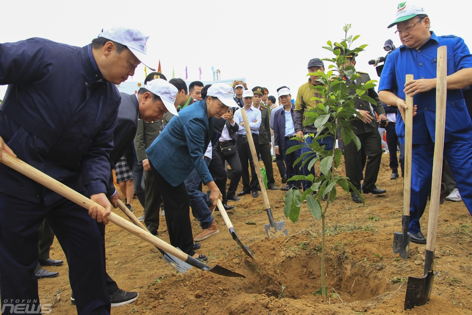 toyota viet nam dong hanh cung tet trong cay xuan ky hoi 2019