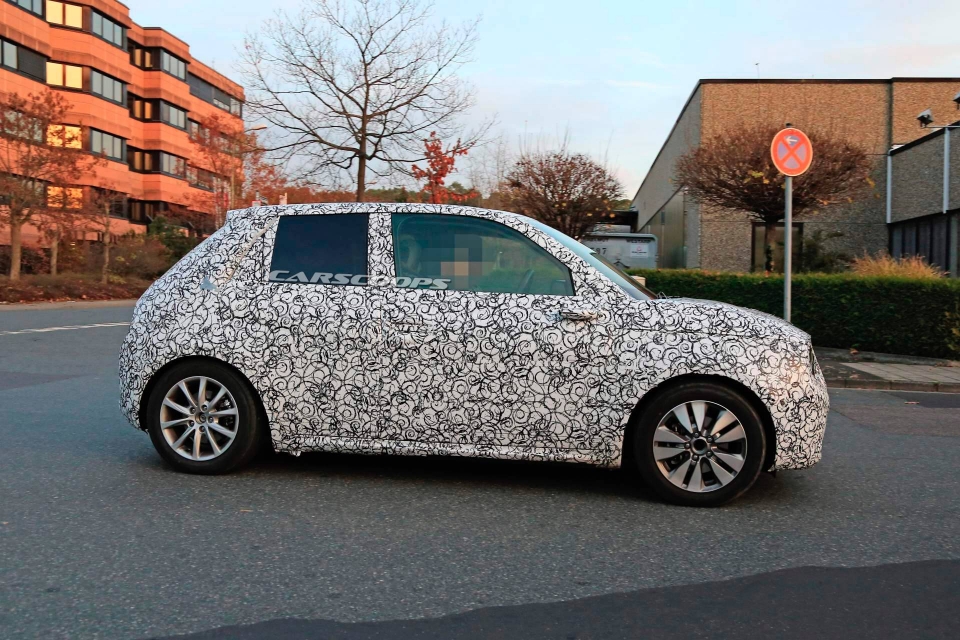 honda khoe anh cum man hinh sac net tren xe dien urban