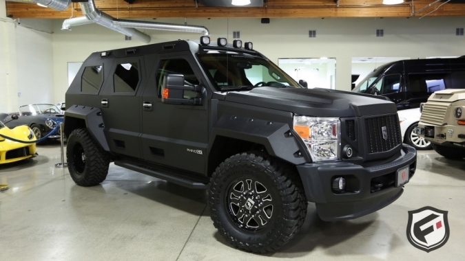 SUV "chống Zombie" Rhino GX trị giá 263.000 USD