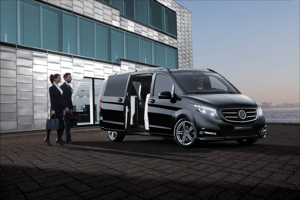 BRABUS trình diễn "chuyên cơ mặt đất" Mercedes-Benz V-Class