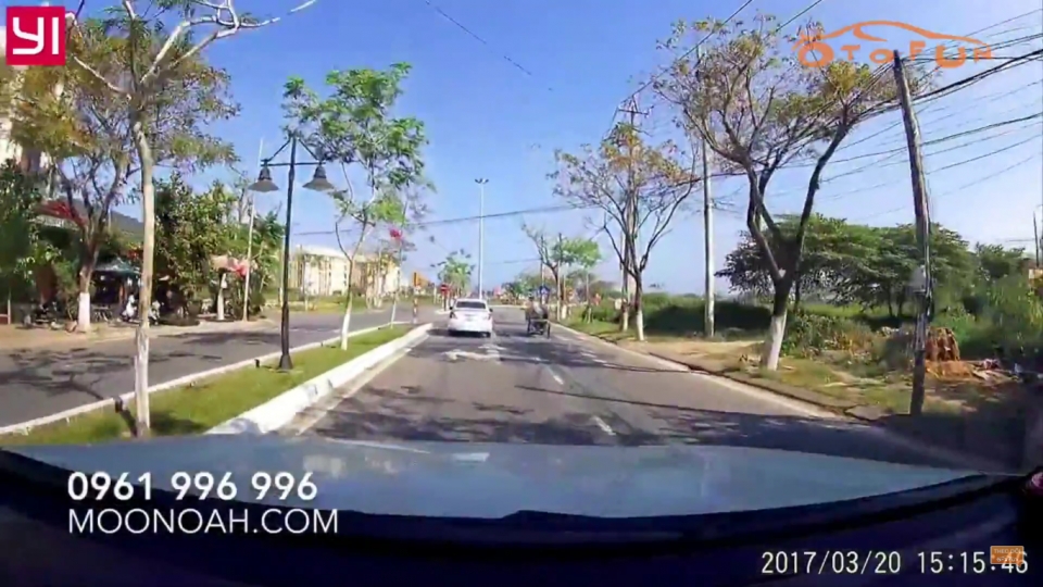 Thót tim pha sang đường liều lĩnh!