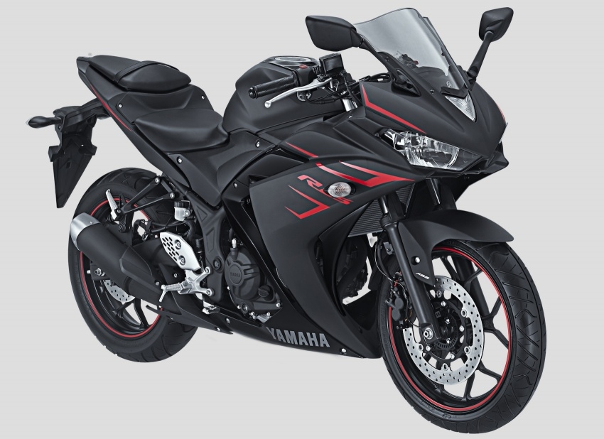 yamaha yzf r25 them hai mau moi gia khong doi