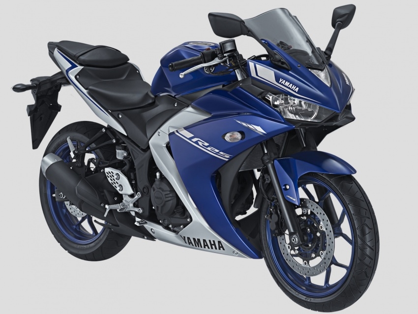 yamaha yzf r25 them hai mau moi gia khong doi