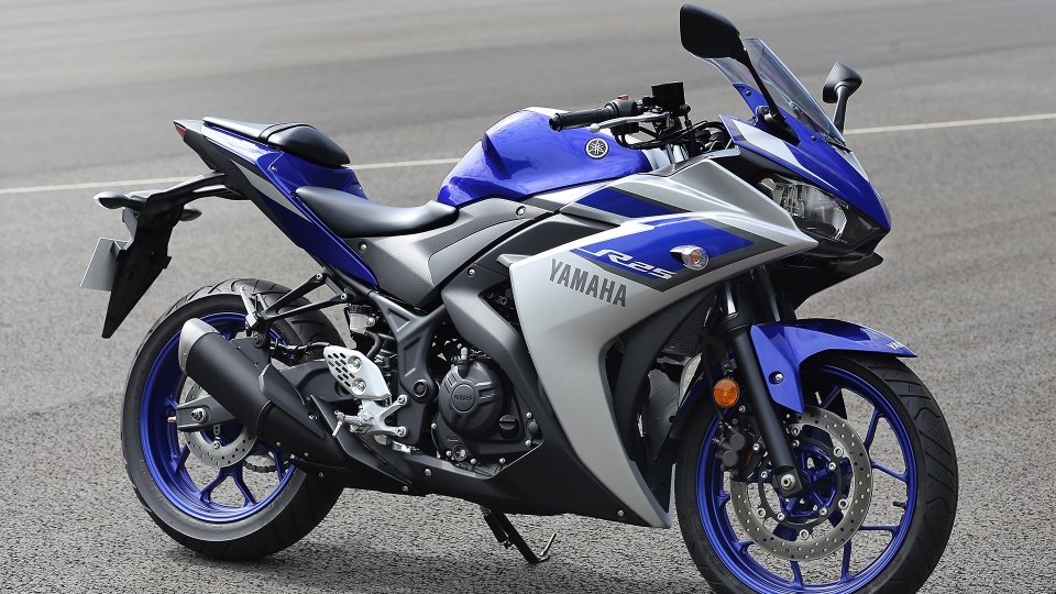 Yamaha YZF-R25 thêm hai màu mới, giá không đổi