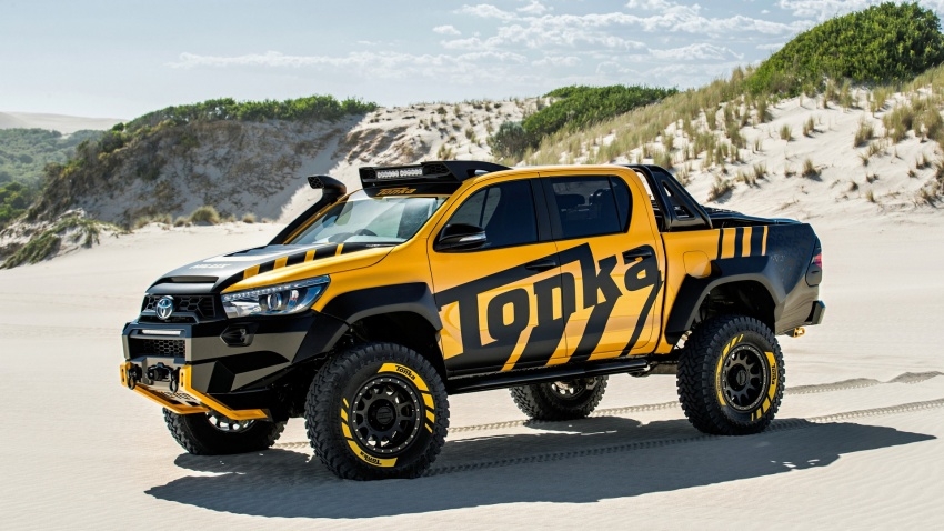 toyota trinh dien ban tai do ca tinh hilux tonka