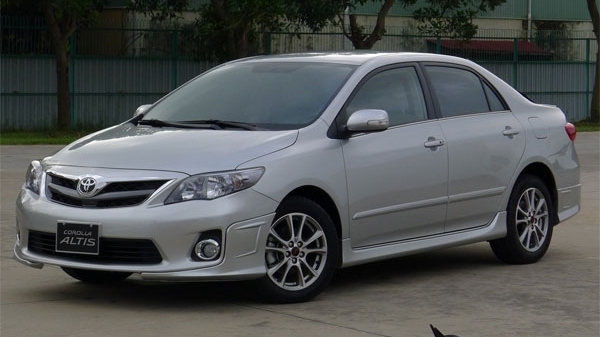 Tiếp tục triệu hồi xe Toyota và Lexus để khắc phục lỗi túi khí