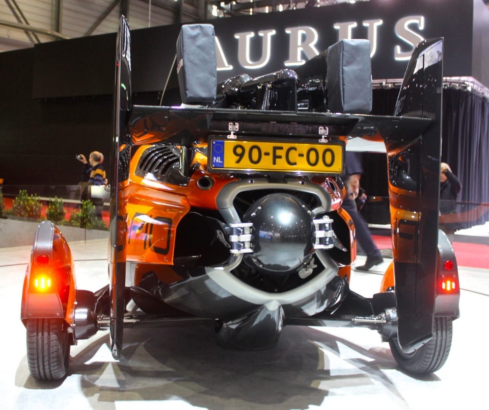 PAL-V trình làng ô tô bay có giá 600.000 USD pal v trinh lang o to bay co gia 600000 usd