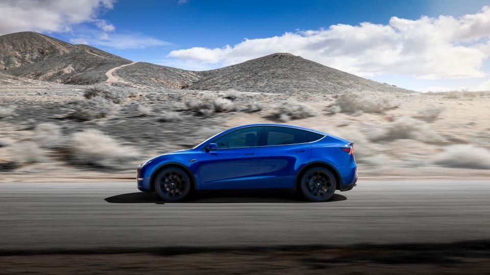 tesla model y trinh lang voi 4 phien ban gia tu 39000 usd