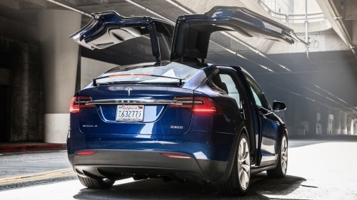 Tesla triệu hồi 53.000 xe do lỗi phanh tay điện tử