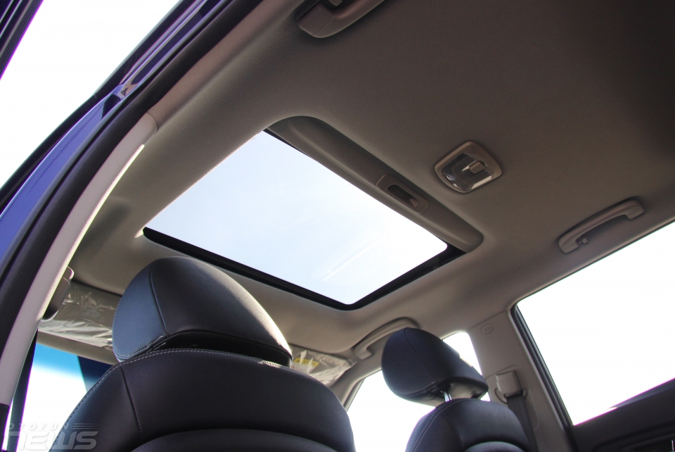 Tiềm ẩn nguy hiểm khi cho trẻ em ngồi trên cửa sổ trời tiem an nguy hiem khi cho tre em ngoi tren cua so troi 10103