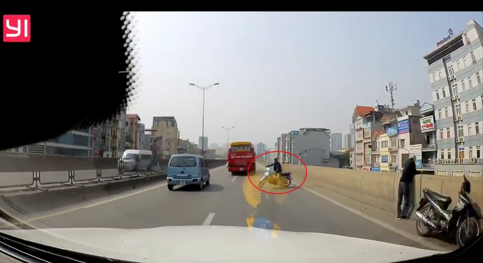 di xe may o duong tren cao da tro thanh van nan nhuc nhoi
