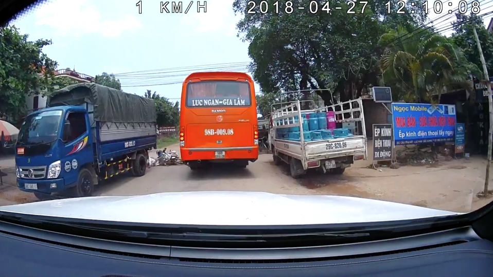 Hai người gặp tai nạn giao thông vì để "ma men" dẫn lối