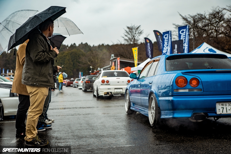 hon 100 xe nissan skyline quy tu o nhat ban