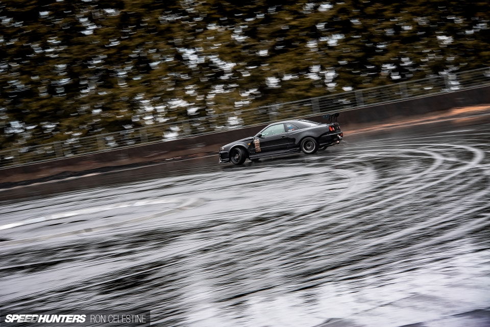 hon 100 xe nissan skyline quy tu o nhat ban