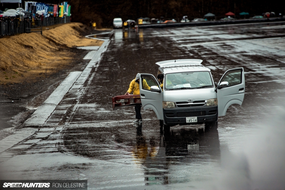 hon 100 xe nissan skyline quy tu o nhat ban