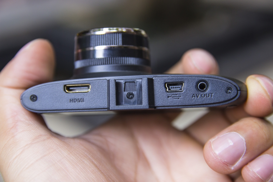 Máy quay hành trình ô tô VietMap K12: ghi hình Full HD đồng thời trước sau, chưa có WiFi may quay hanh trinh o to vietmap k12 ghi hinh full hd dong thoi truoc sau chua co wifi