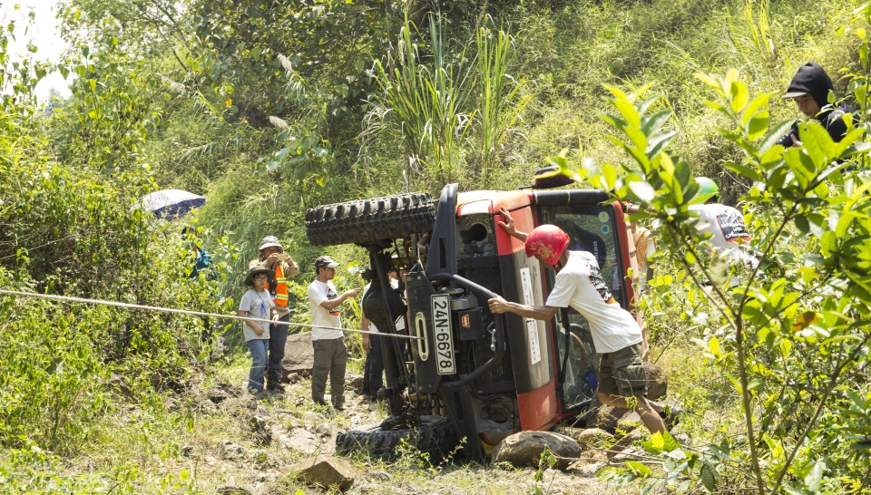 khep lai giai dua dia hinh chao mung clb offroad ha noi tron 5 tuoi